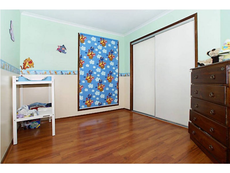 8 Sandstone Court, Delahey VIC 3037