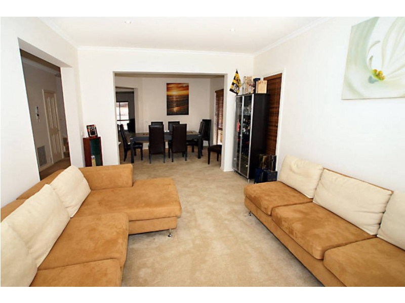 107 Allenby Road, Hillside VIC 3037