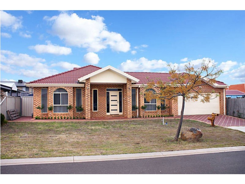 9 Georges Court, Taylors Hill VIC 3037