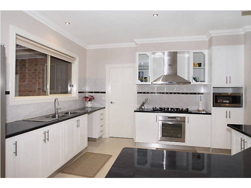 9 Georges Court, Taylors Hill VIC 3037