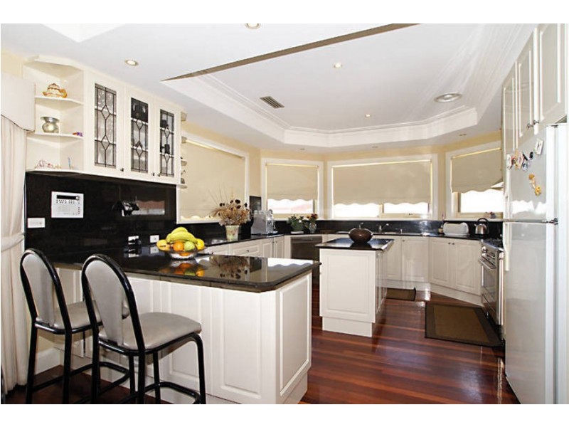 15 Balonne Close, Taylors Lakes VIC 3038