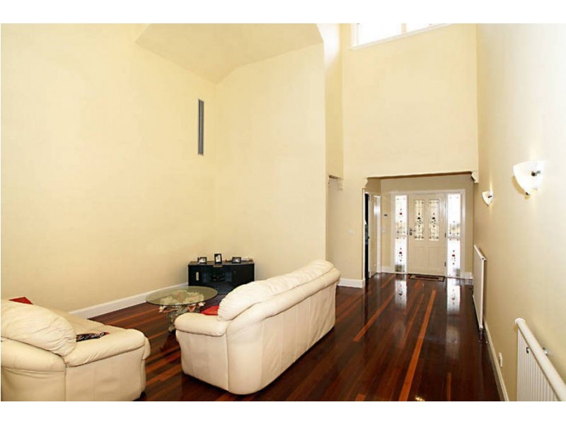 15 Balonne Close, Taylors Lakes VIC 3038