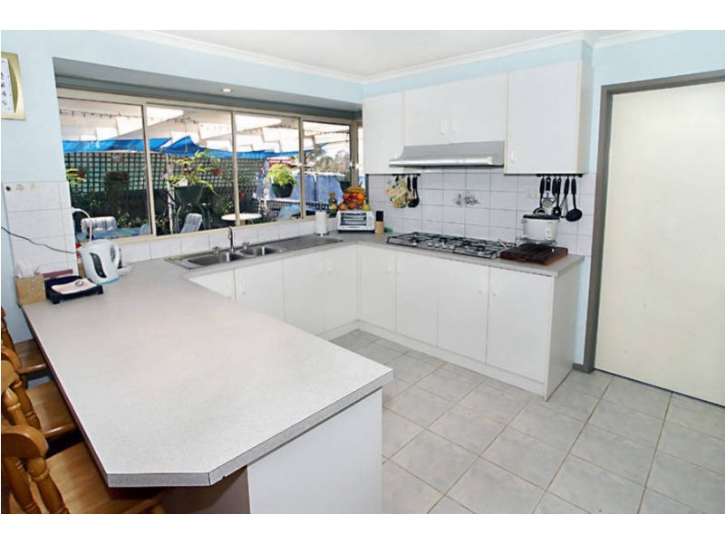 18 Oat Close, Delahey VIC 3037