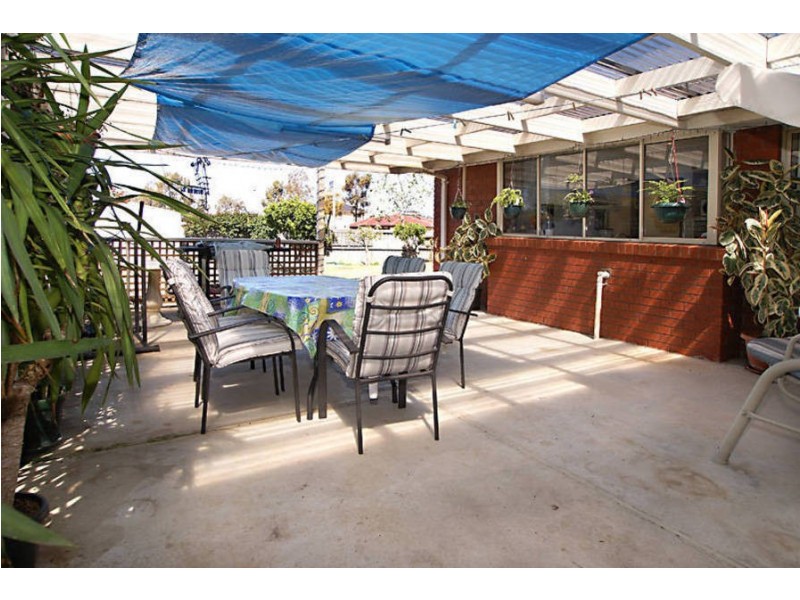 18 Oat Close, Delahey VIC 3037