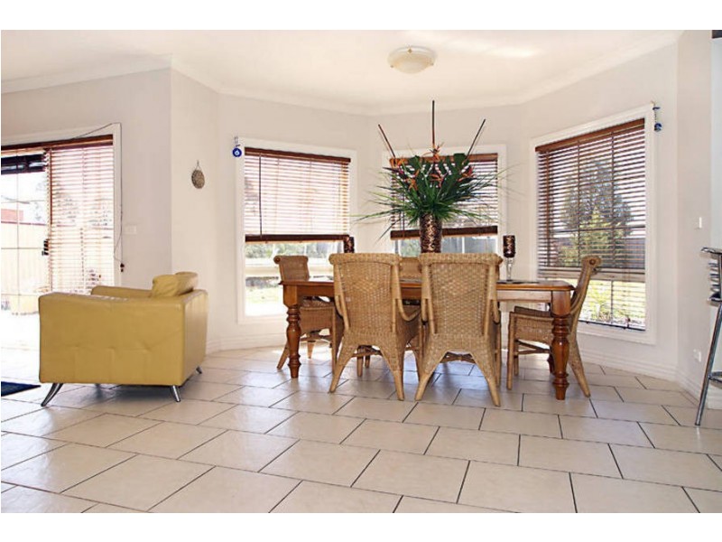 20 Highwood Drive, Hillside VIC 3037