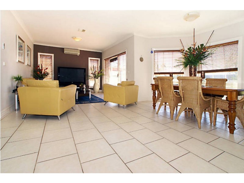 20 Highwood Drive, Hillside VIC 3037