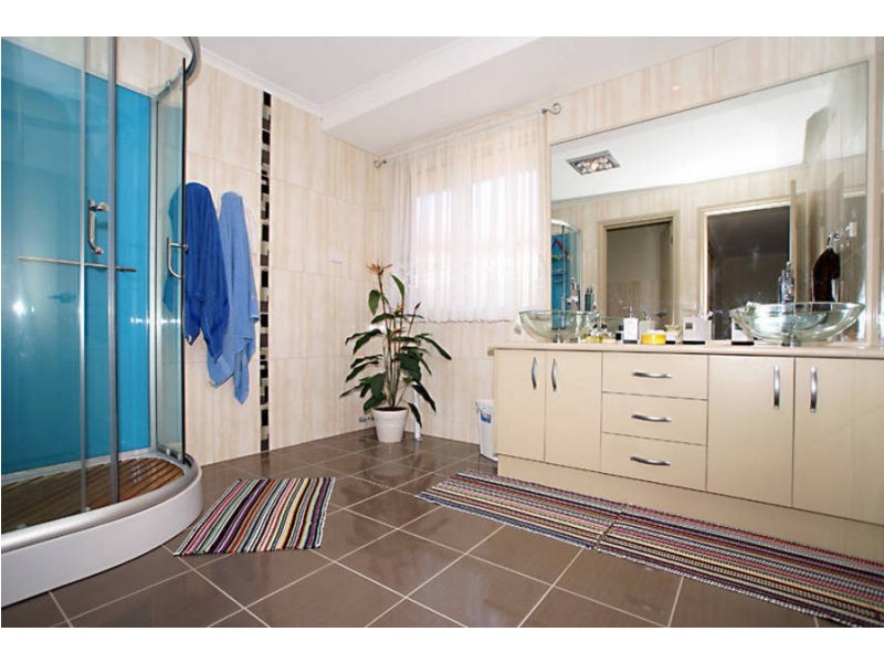 62 Wattlevalley Drive, Hillside VIC 3037