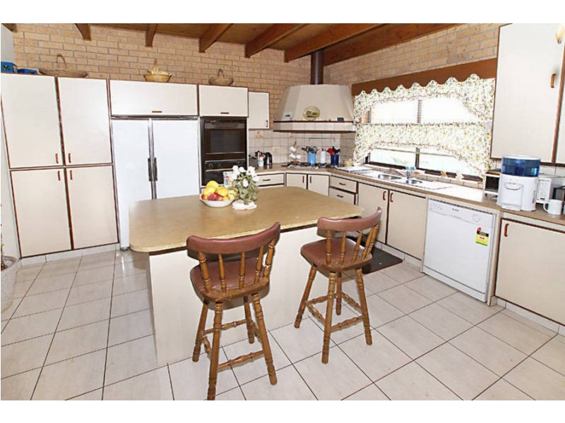 318 – 324 Sinclairs Road, Rockbank VIC 3335