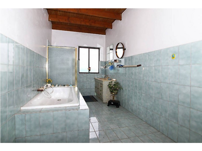 318 – 324 Sinclairs Road, Rockbank VIC 3335