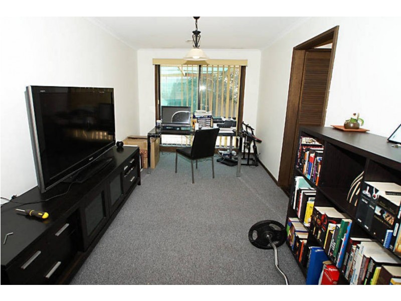 11 Cocoparra Crescent, Taylors Lakes VIC 3038