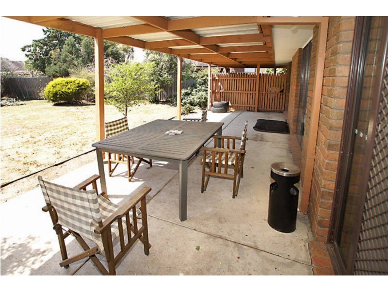 11 Cocoparra Crescent, Taylors Lakes VIC 3038