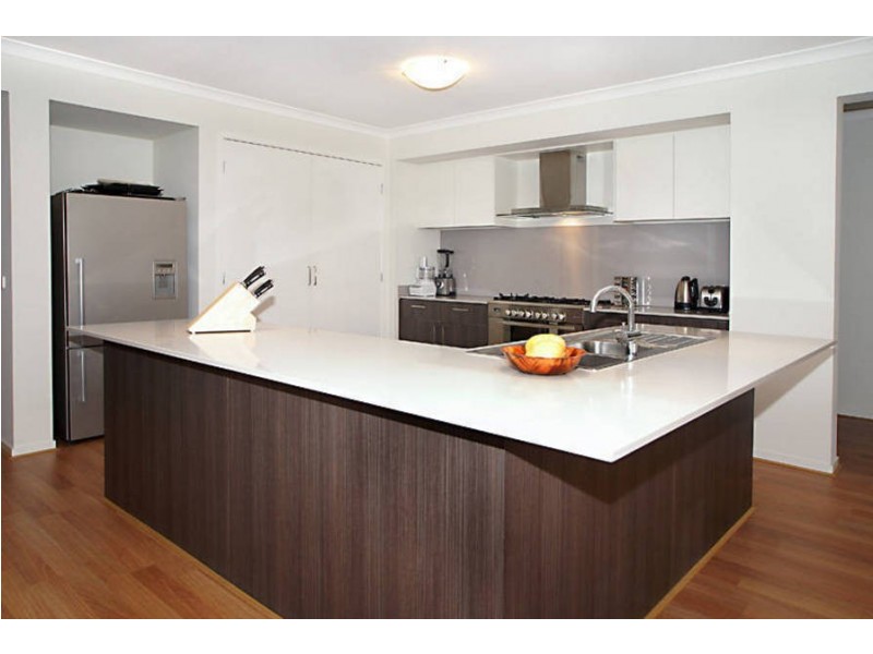 24 Balmain Circuit, Taylors Hill VIC 3037