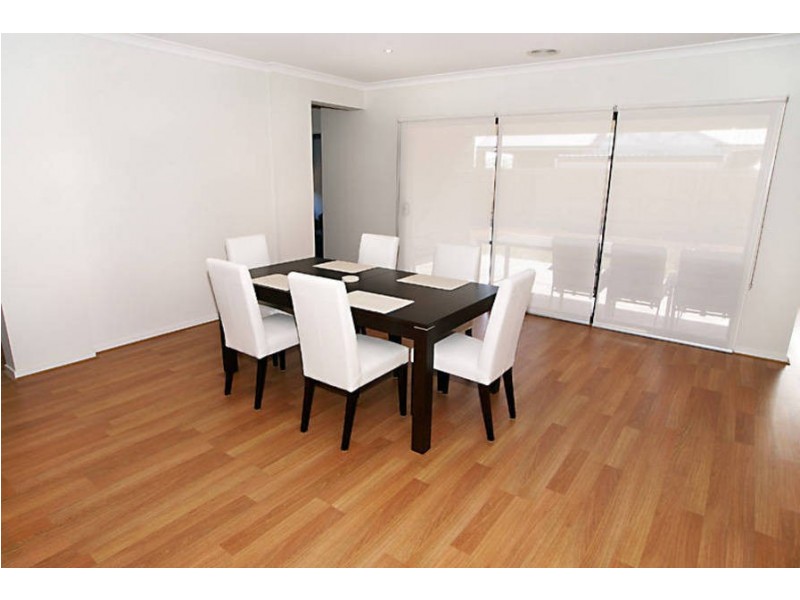 24 Balmain Circuit, Taylors Hill VIC 3037