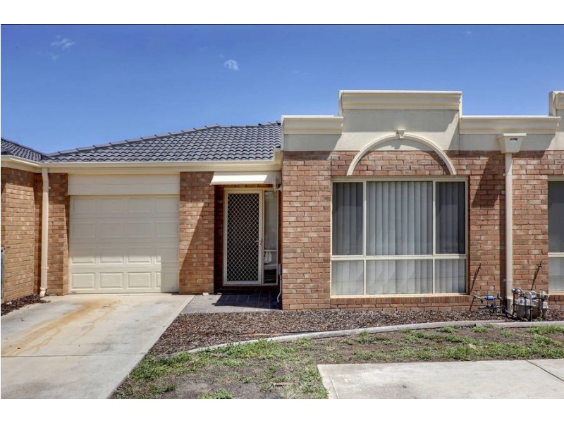 12 Tintern Loop, Hillside VIC 3037