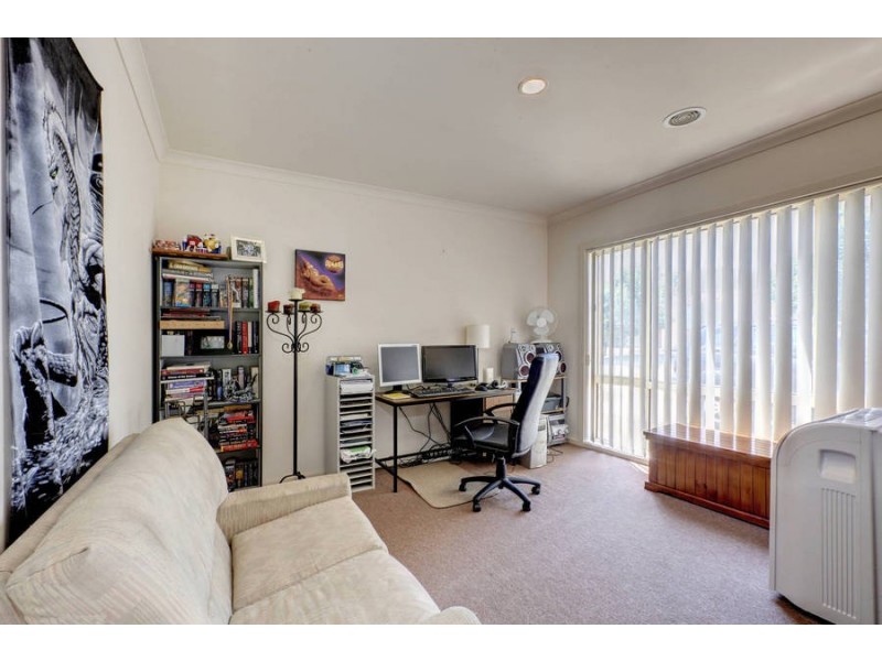 12 Tintern Loop, Hillside VIC 3037