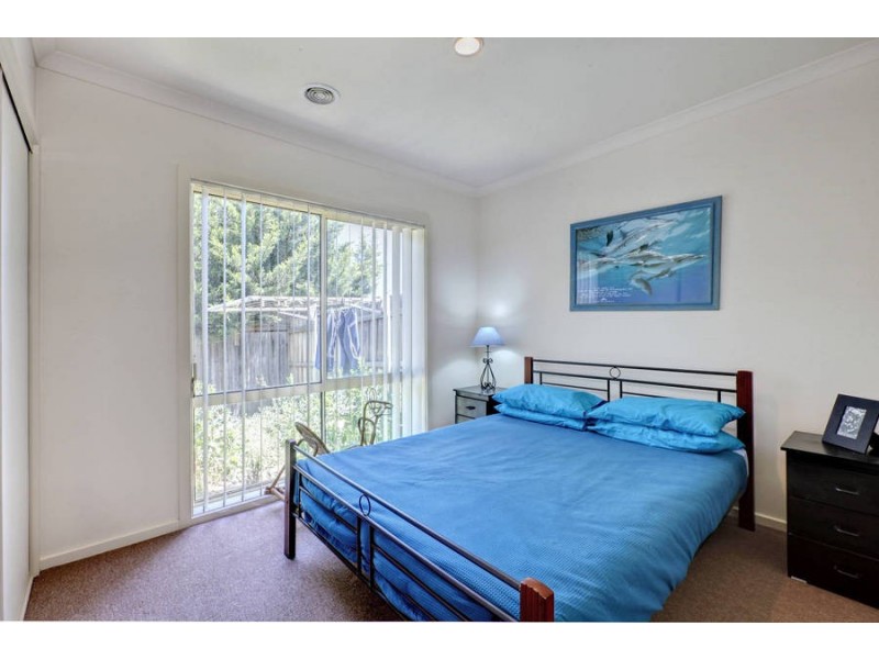 12 Tintern Loop, Hillside VIC 3037