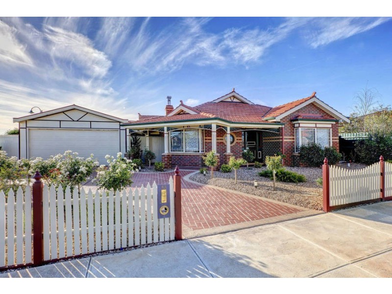 43 Cardinia Crescent, Taylors Hill VIC 3037