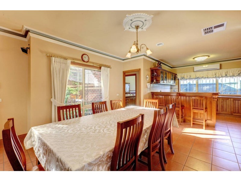 43 Cardinia Crescent, Taylors Hill VIC 3037