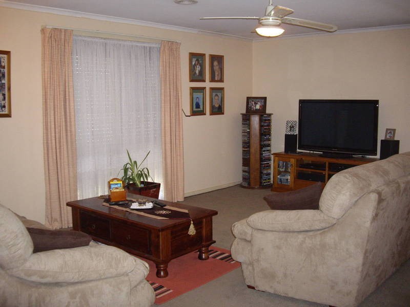 11 Lionheart Avenue, Taylors Lakes VIC 3038