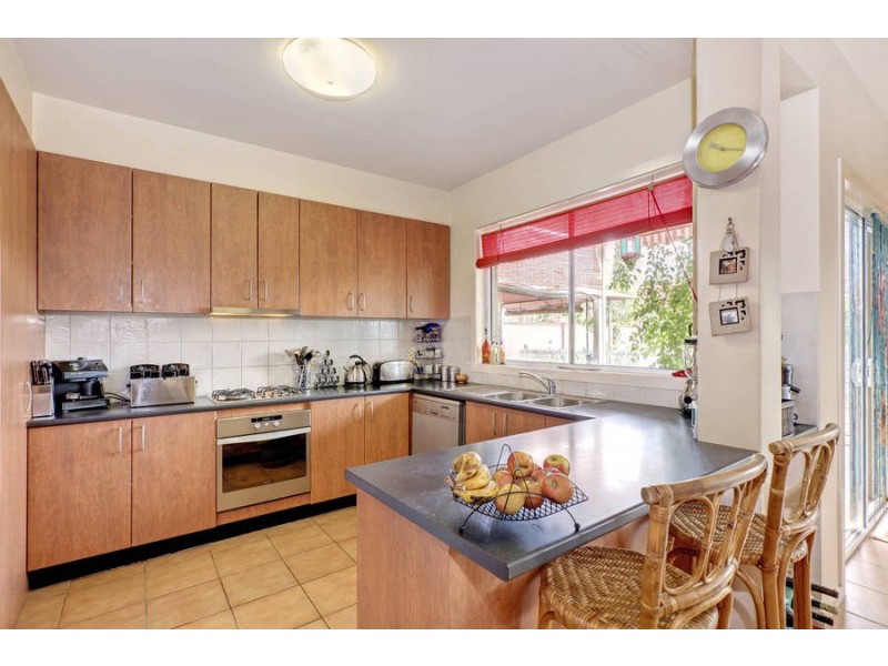 10 Ambridge Grove, Sydenham VIC 3037