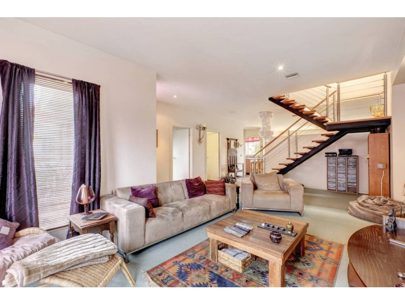 10 Ambridge Grove, Sydenham VIC 3037