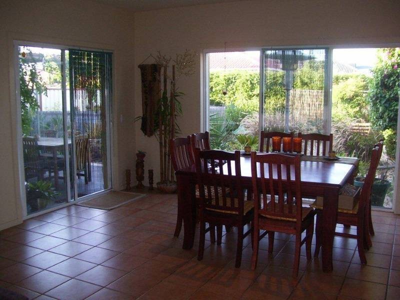 10 Ambridge Grove, Sydenham VIC 3037