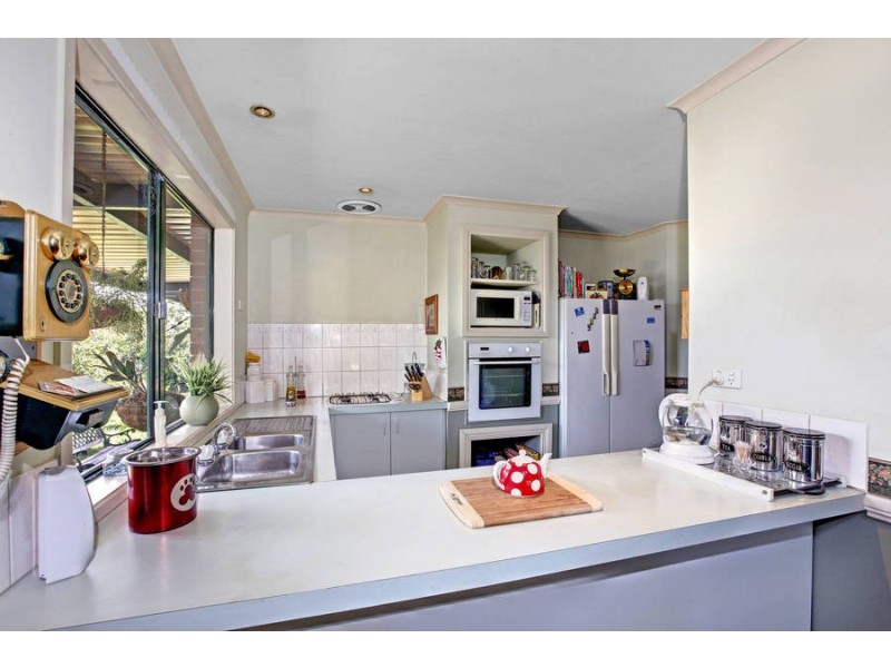 11 Rivergum Place, Hillside VIC 3037