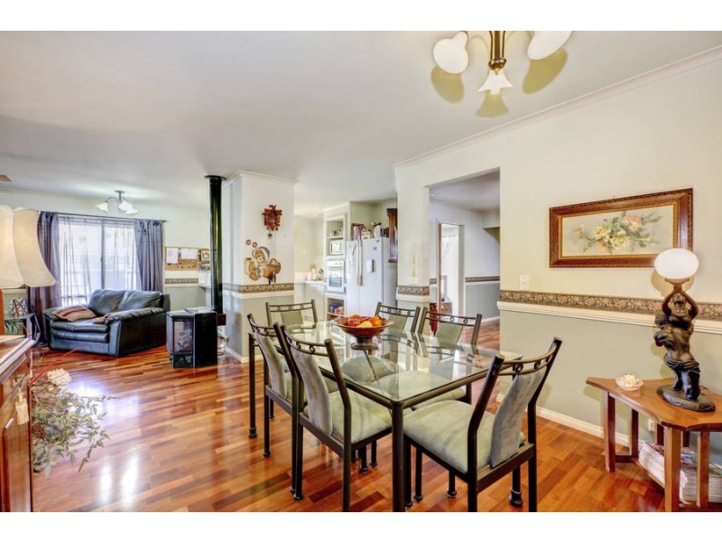 11 Rivergum Place, Hillside VIC 3037