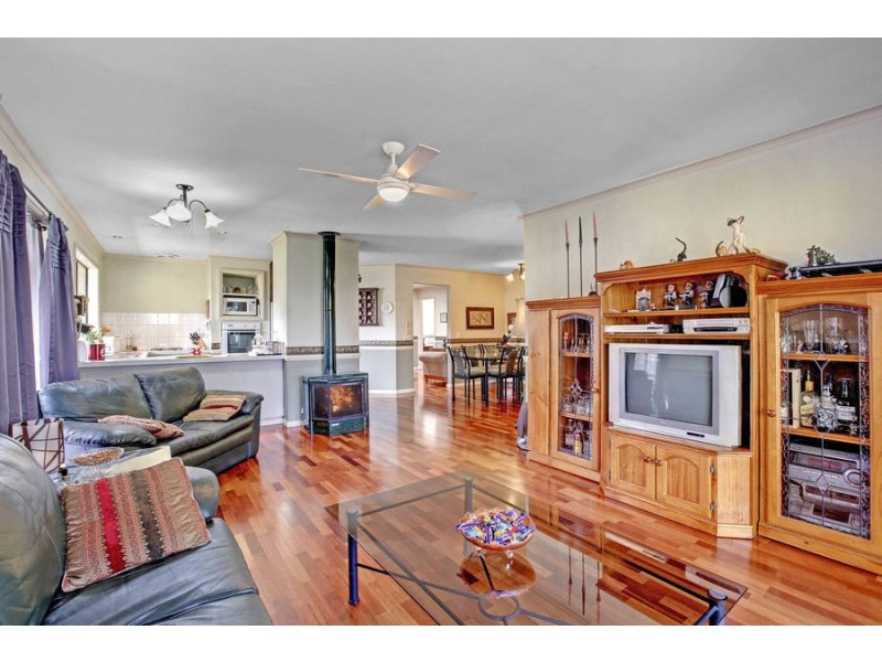 11 Rivergum Place, Hillside VIC 3037