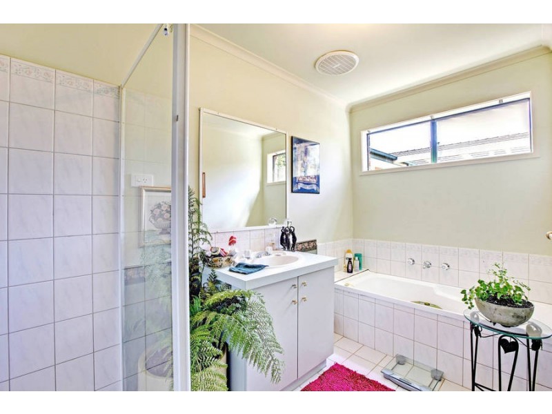 11 Rivergum Place, Hillside VIC 3037