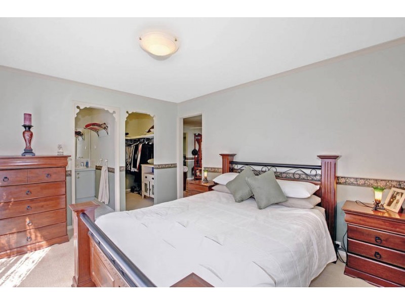 11 Rivergum Place, Hillside VIC 3037