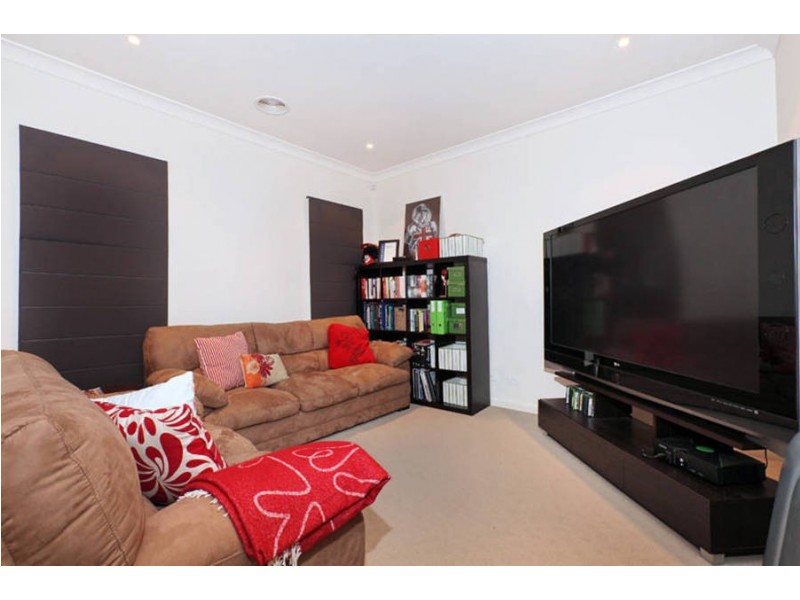 9 Ultimo Walk, Taylors Hill VIC 3037