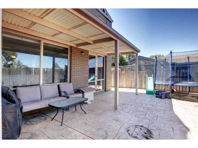 34 Village Avenue, Taylors Lakes VIC 3038