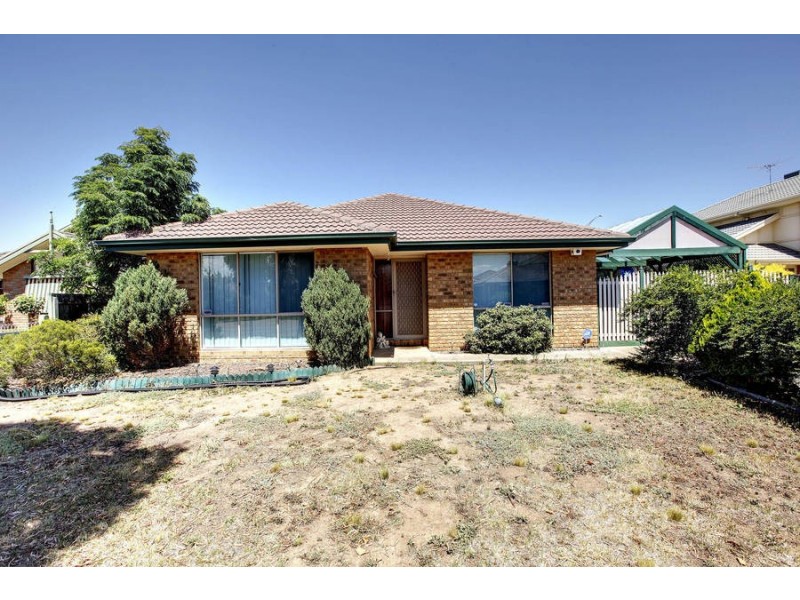 23 Tussock Crescent, Sydenham VIC 3037