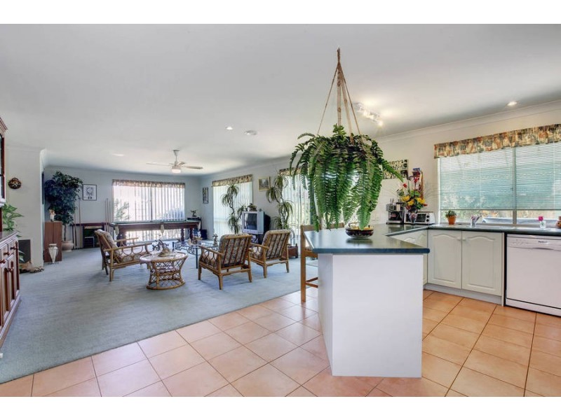 23 Tussock Crescent, Sydenham VIC 3037