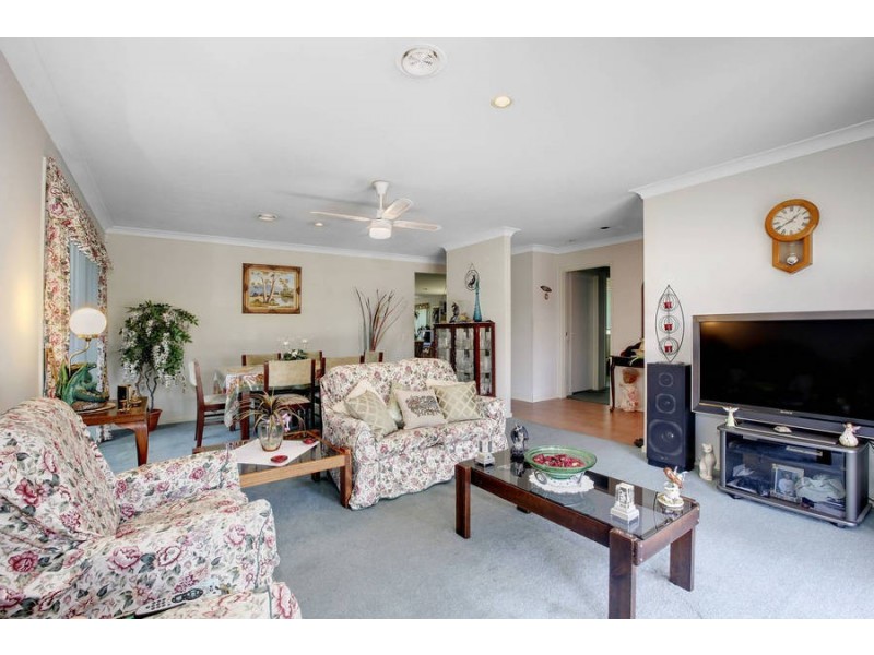 23 Tussock Crescent, Sydenham VIC 3037
