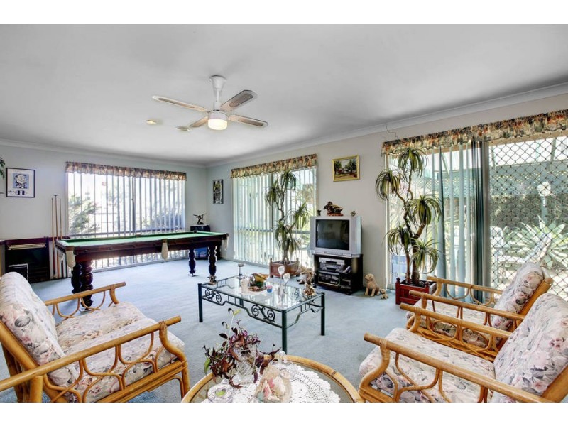 23 Tussock Crescent, Sydenham VIC 3037