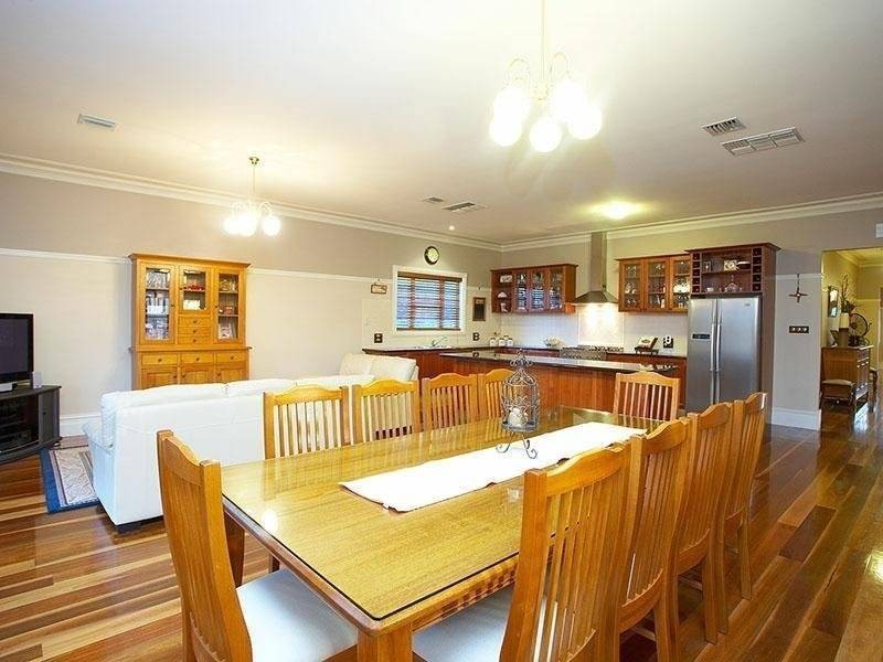 14 Duchess Court, Hillside VIC 3037