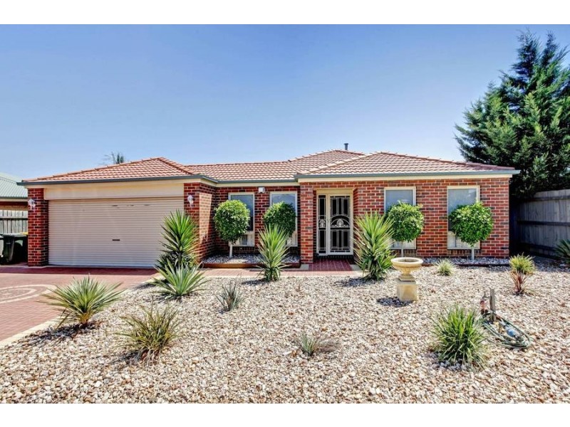 35 Perceval Crescent, Taylors Lakes VIC 3038