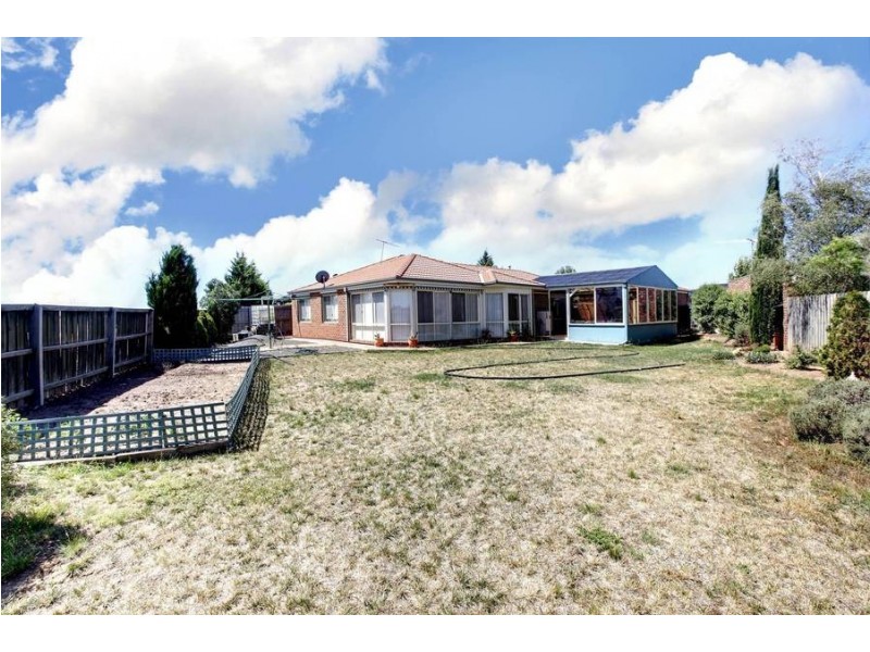 35 Perceval Crescent, Taylors Lakes VIC 3038