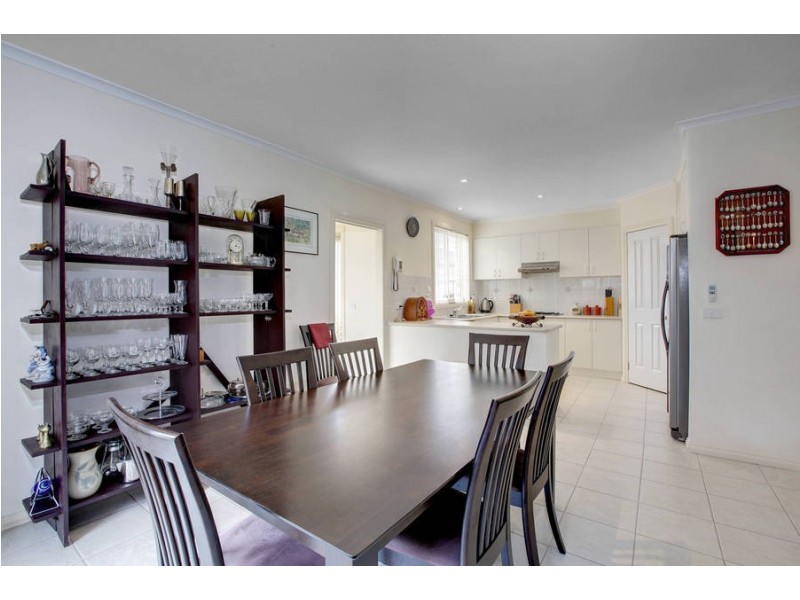 2/5 Gala Place, Keilor Downs VIC 3038