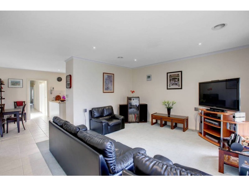2/5 Gala Place, Keilor Downs VIC 3038