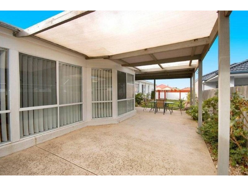 11 Sandalwood Avenue, Hillside VIC 3037