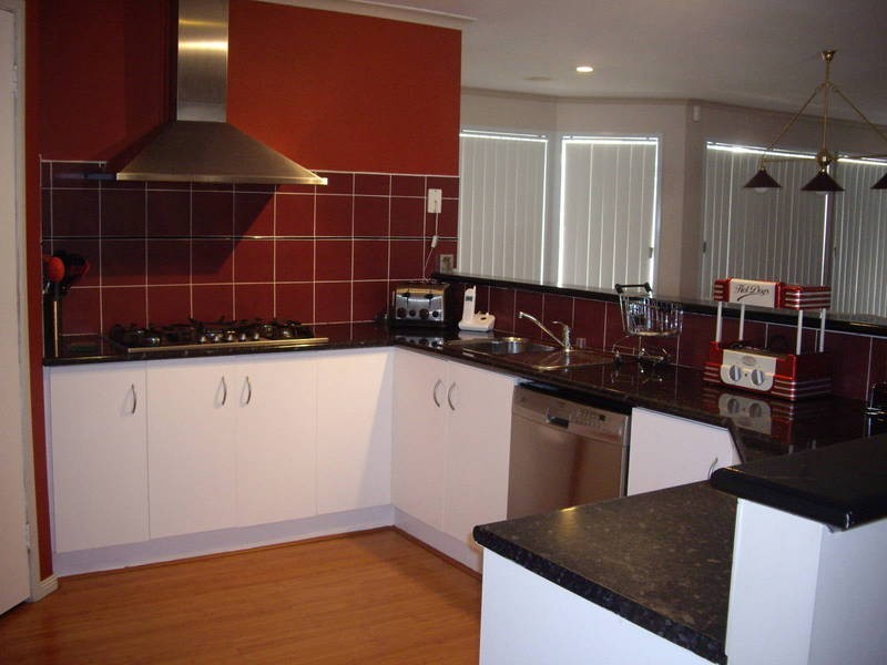 11 Sandalwood Avenue, Hillside VIC 3037