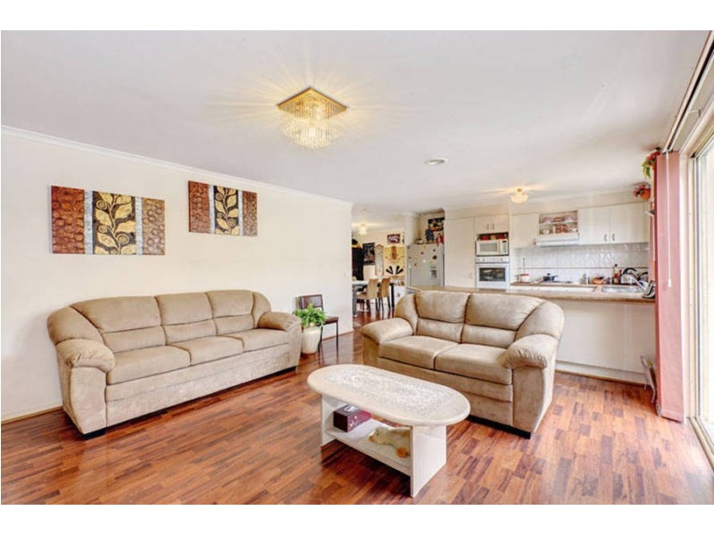 15 Sunrise Drive, Hillside VIC 3037