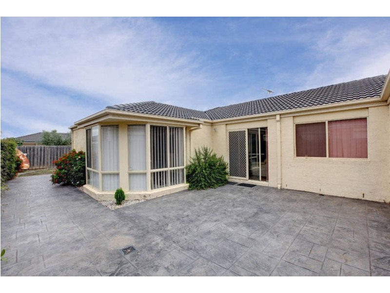 15 Sunrise Drive, Hillside VIC 3037