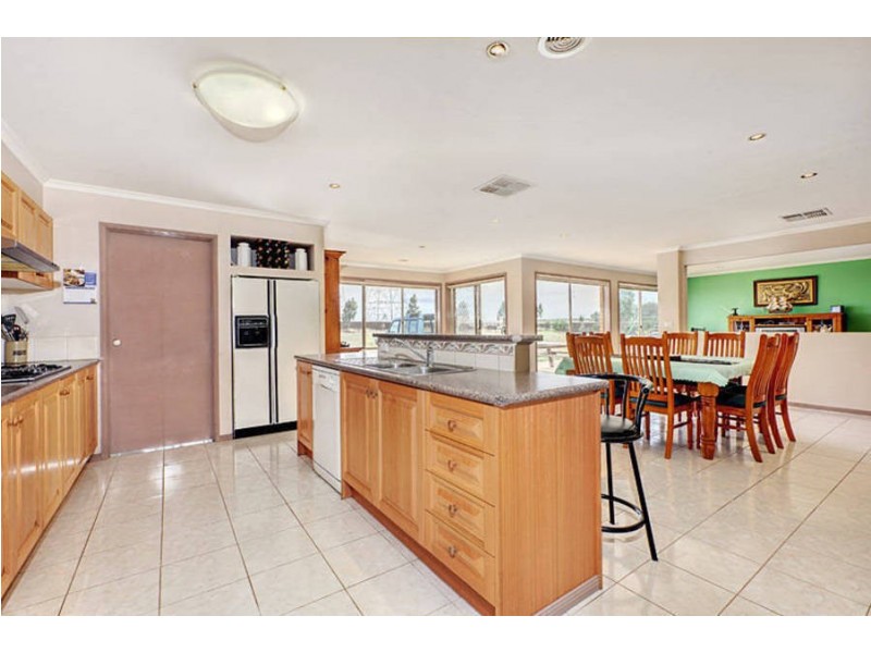 15 Lancelot Court, Hillside VIC 3037