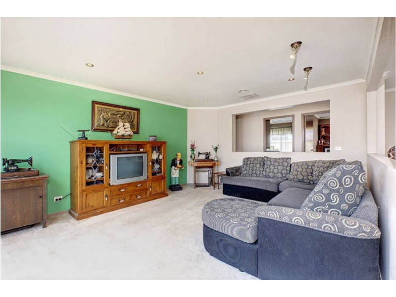 15 Lancelot Court, Hillside VIC 3037
