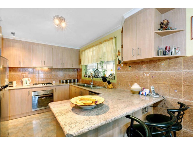 4 Turfan Close, Keilor Downs VIC 3038