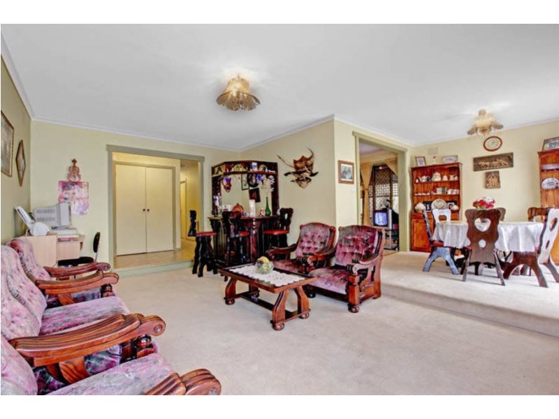 4 Turfan Close, Keilor Downs VIC 3038